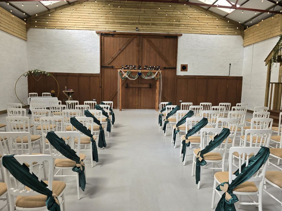 Gallery Item 7 for Cholderton Rare Breeds Farm - Vine View Barn